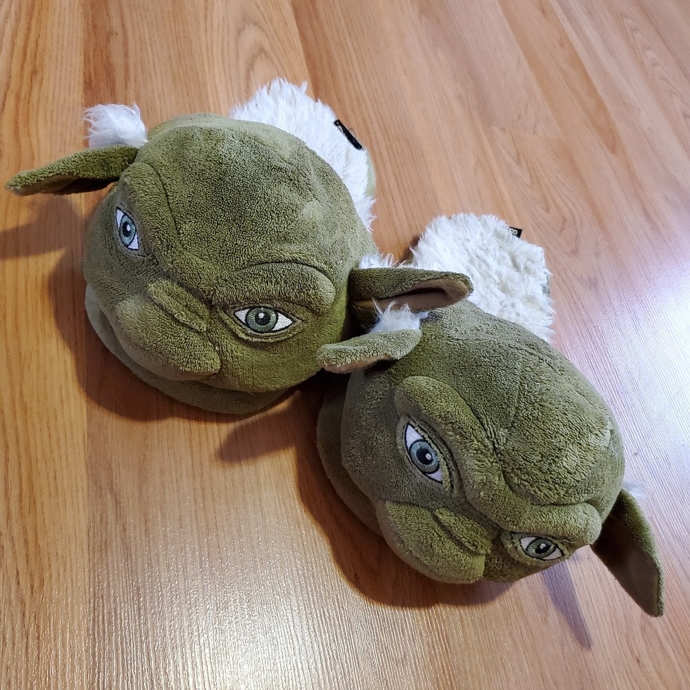 Yoda house slippers